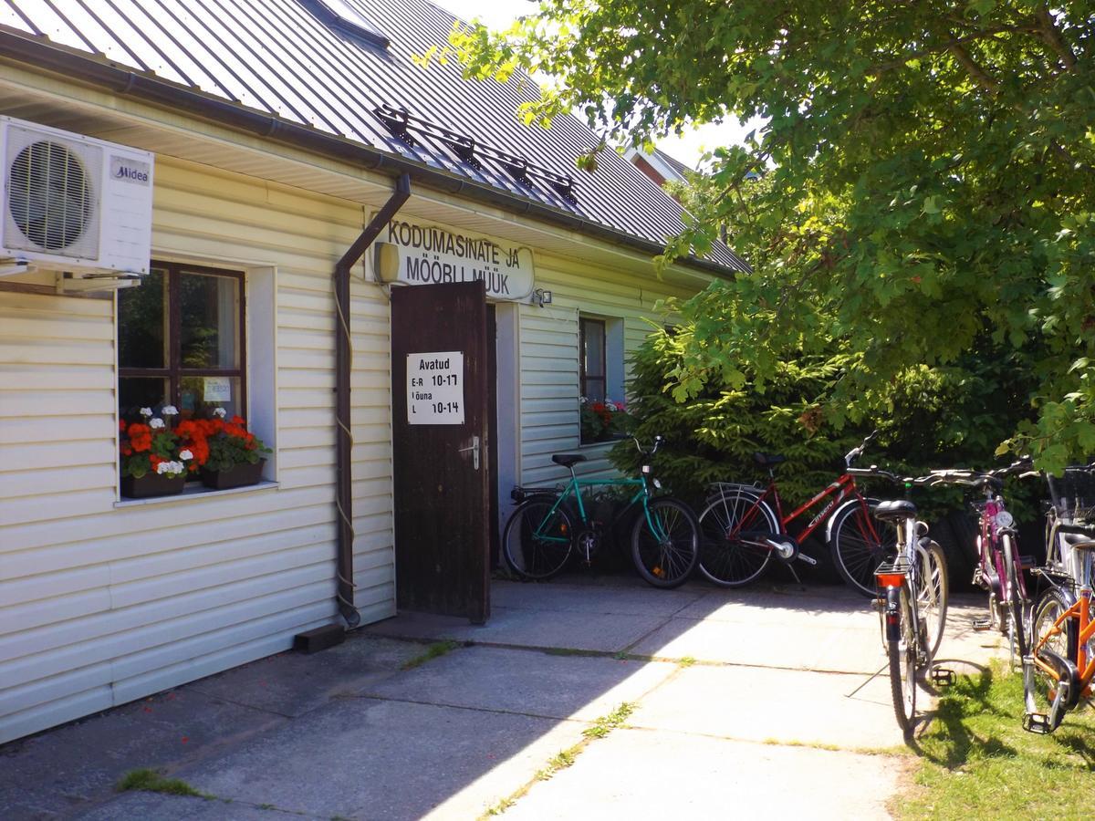 Kullerkupu Hostel Kuressaare Exterior photo